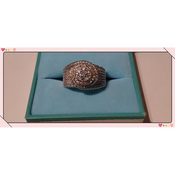 Gorgeous 3Ct. Round Cut Wrap Around Sim Diamond Cluster Cocktail Ring Sz 9 - Picture 1 of 3